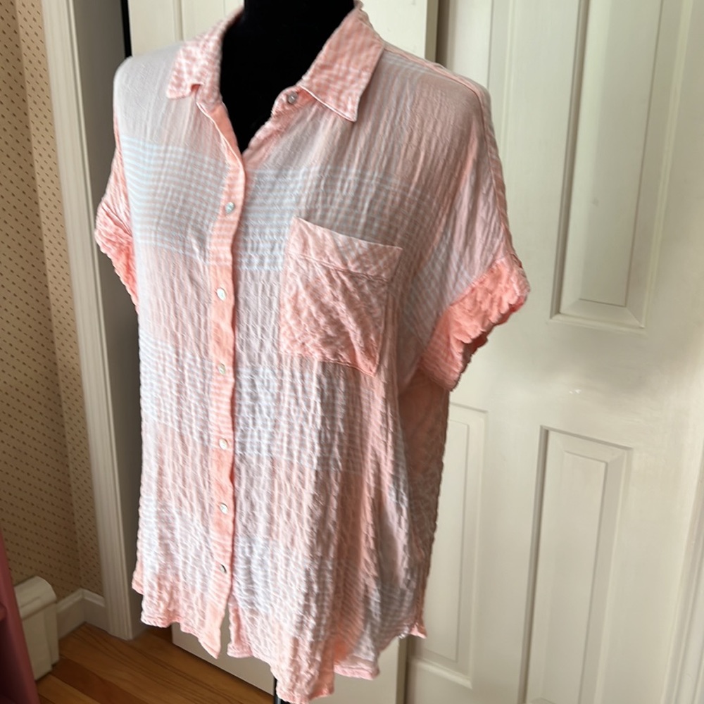 Jane and Delaney peach plaid long shirt, size medium. EUC.
